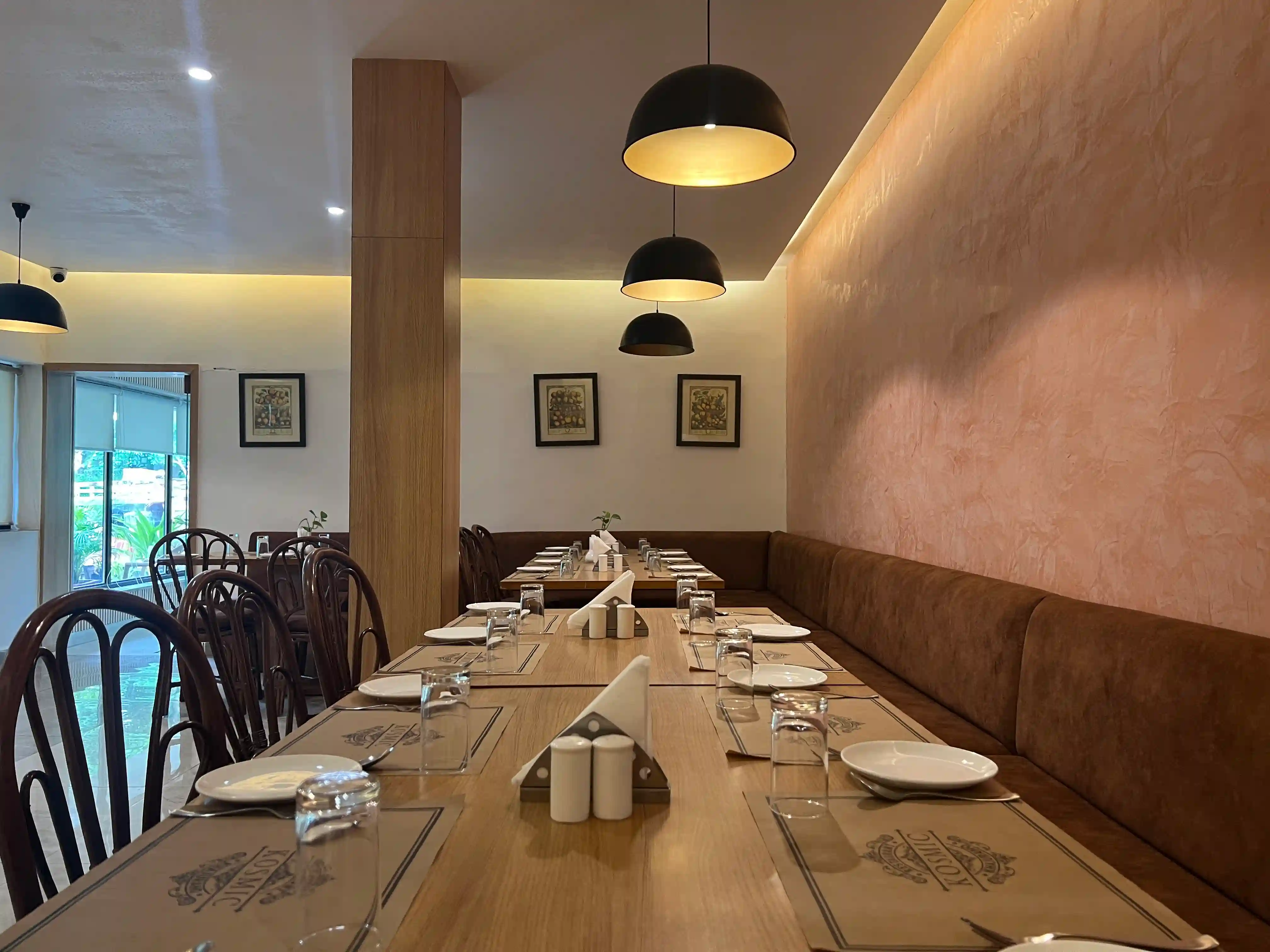 best luxury hotel in khajuraho